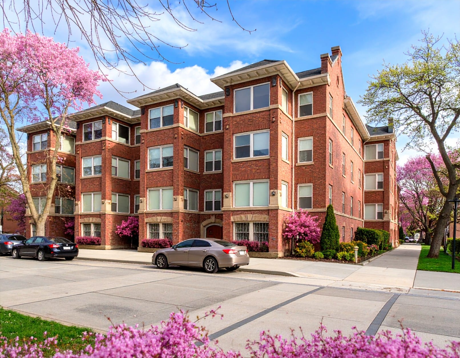 How Matthews™ Successfully Facilitated Chicago Multifamily Performing Loans